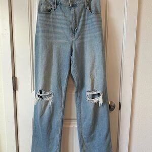 Hollister Ultra Hi Rise DAD Light Blue Distressed Straight Leg Jeans 30 W x 31